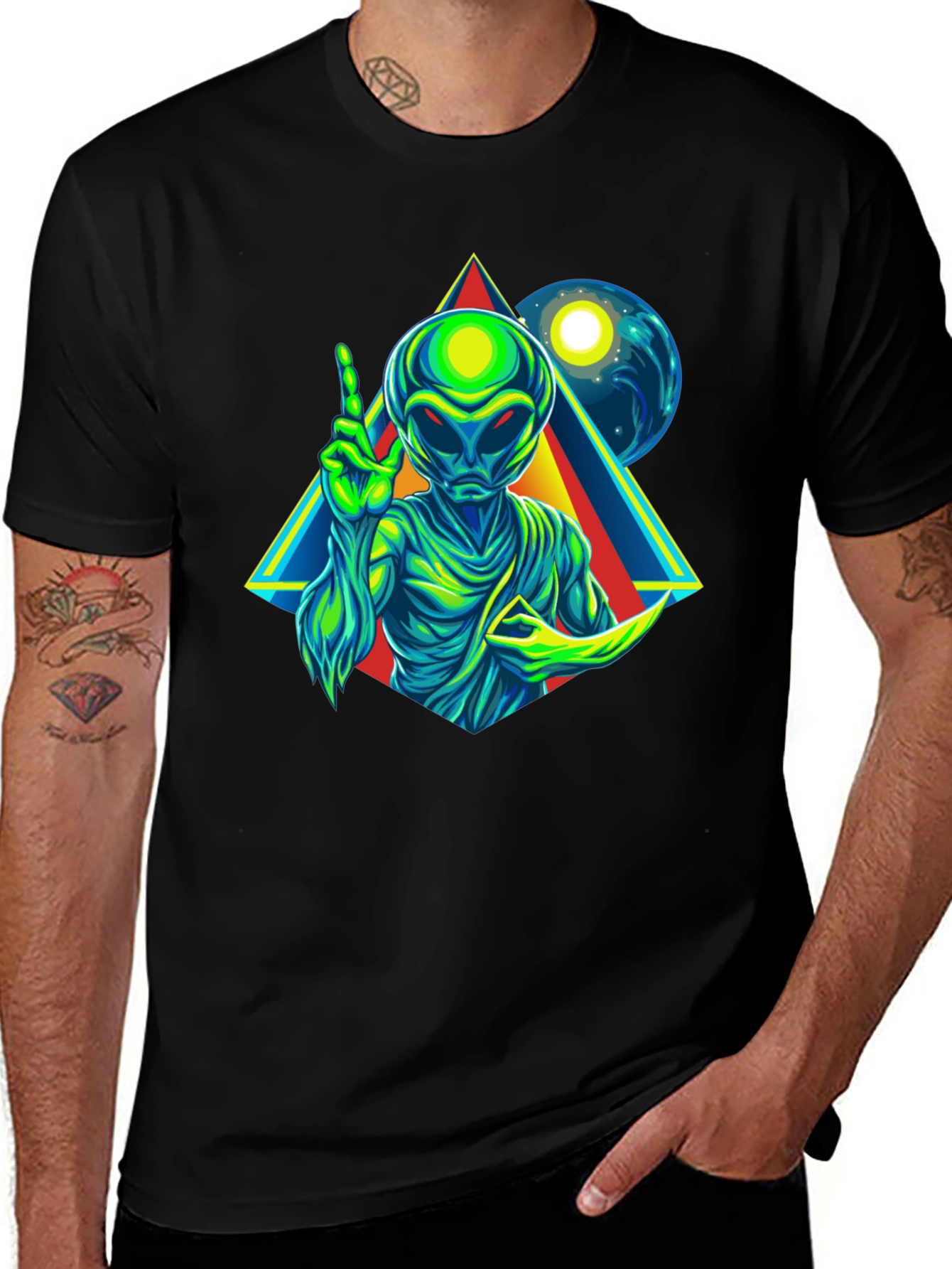 Variant 20 of Alien Graphic T-Shirt