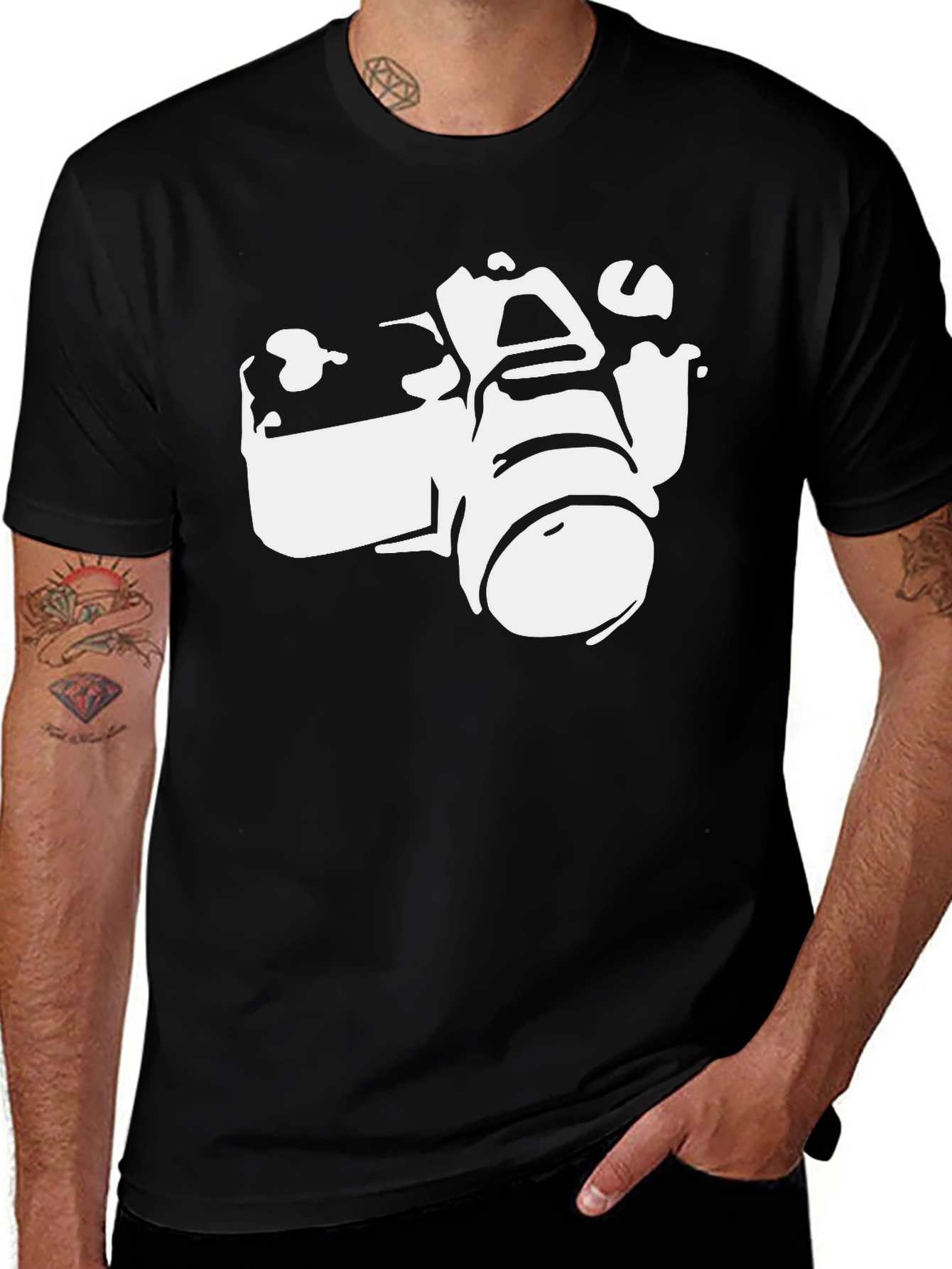 Variant 5 of Camera Graphic Print Black T-Shirt