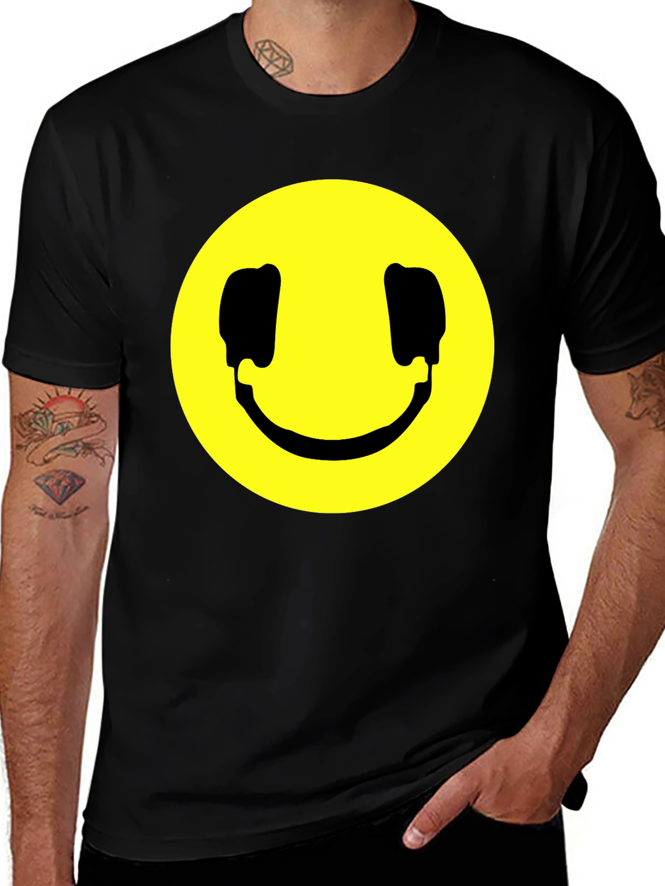 Variant 5 of Smiley Face Graphic Black T-Shirt