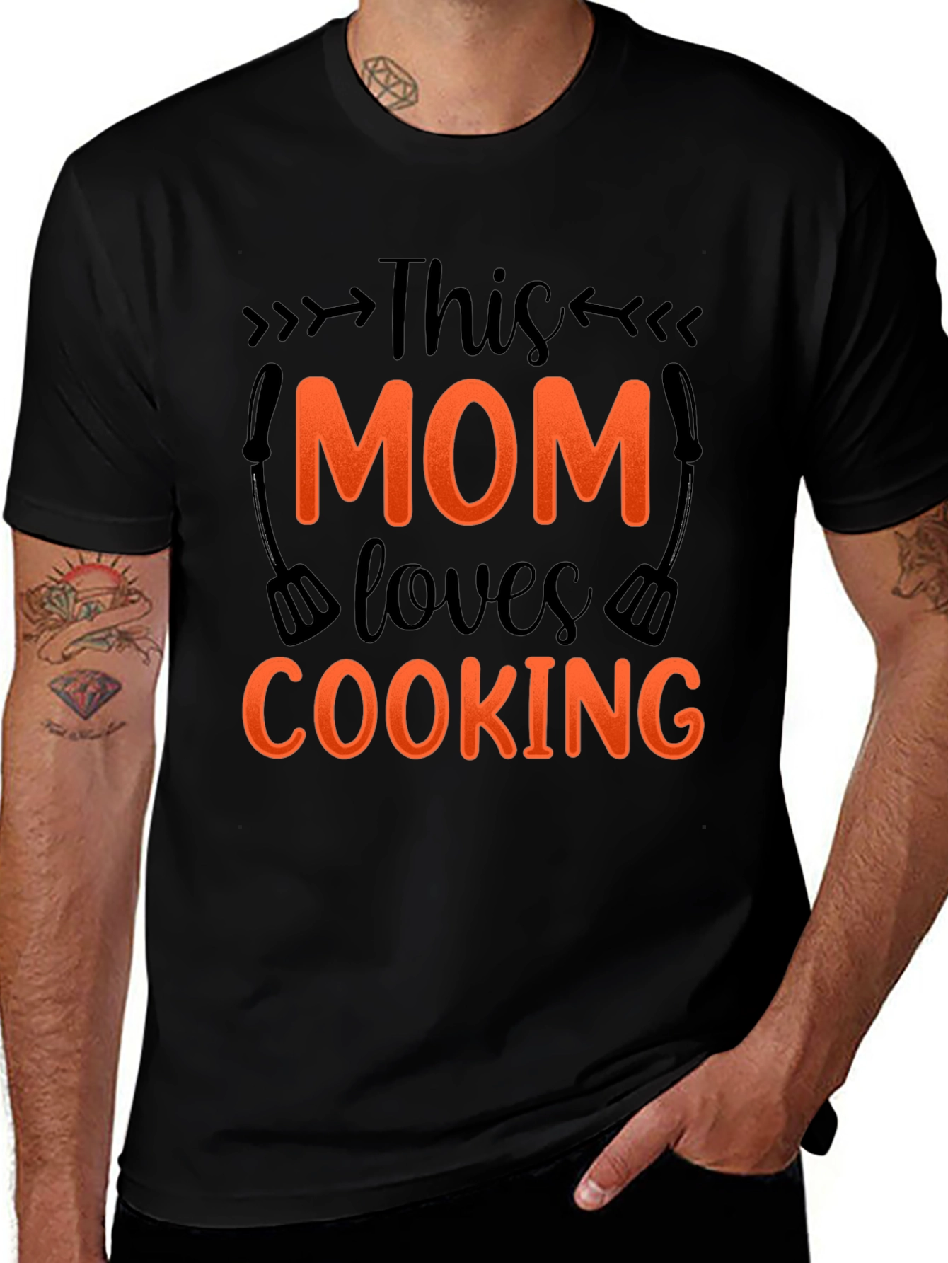 Variant 17 of This Mom Loves Cooking - Graphic T-Shirt