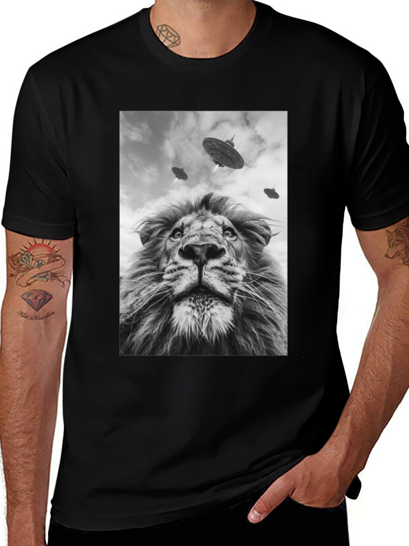 Variant 21 of Lion & UFO Graphic Print Black T-Shirt