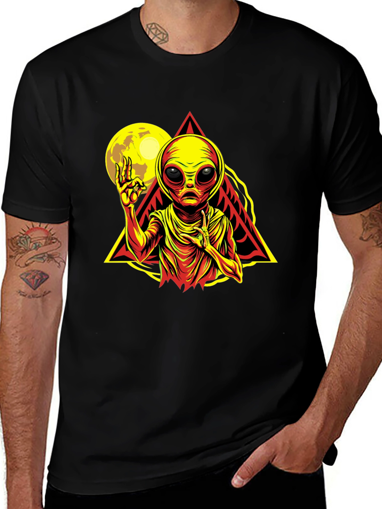 Variant 27 of Alien Graphic T-Shirt - Black Tee