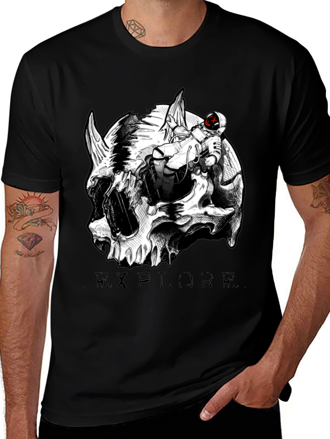 Variant 20 of Explore Skull Graphic Black T-Shirt