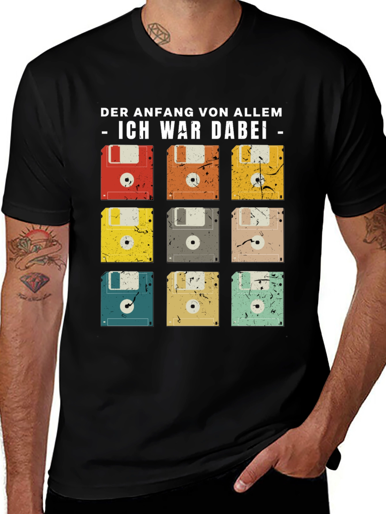 Variant 24 of Retro Floppy Disk T-Shirt - "Der Anfang Von Allem"