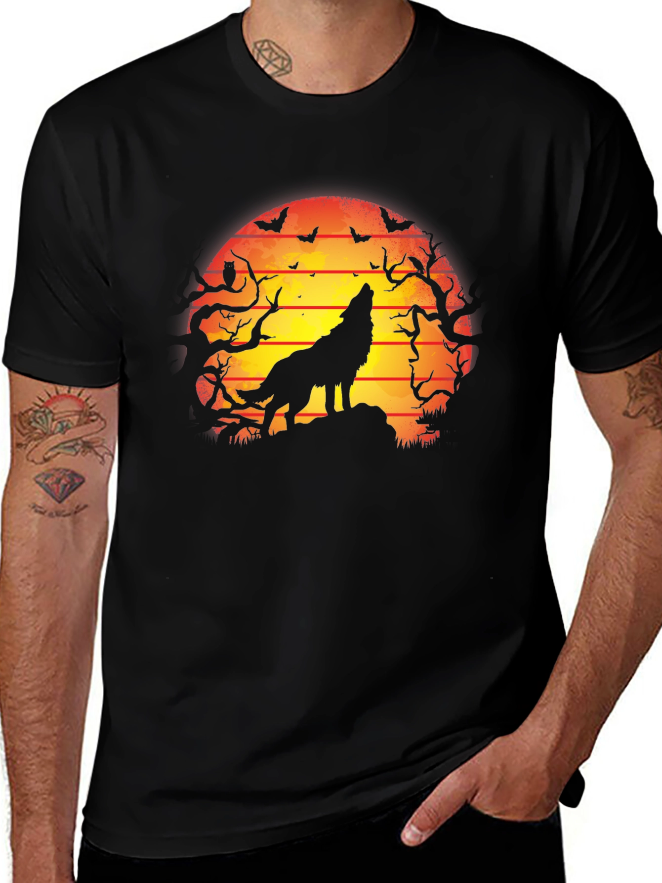 Variant 3 of Wolf Howling at Moon Graphic Tee