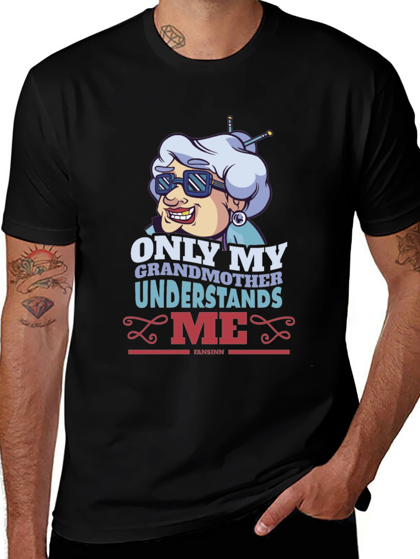 Variant 16 of Grandma Understands Me Graphic T-Shirt