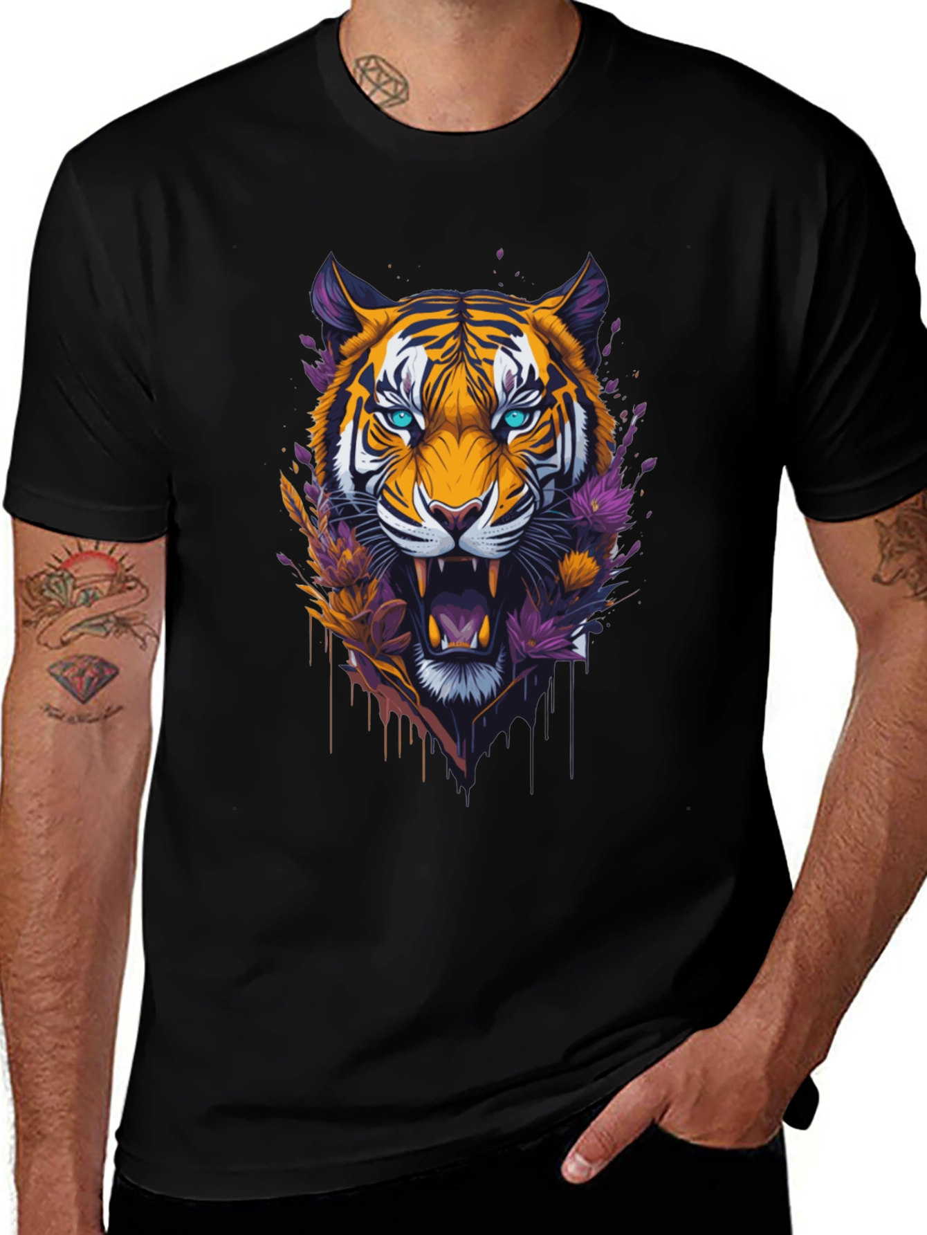 Variant 30 of Tiger Graphic Print Crew Neck T-Shirt