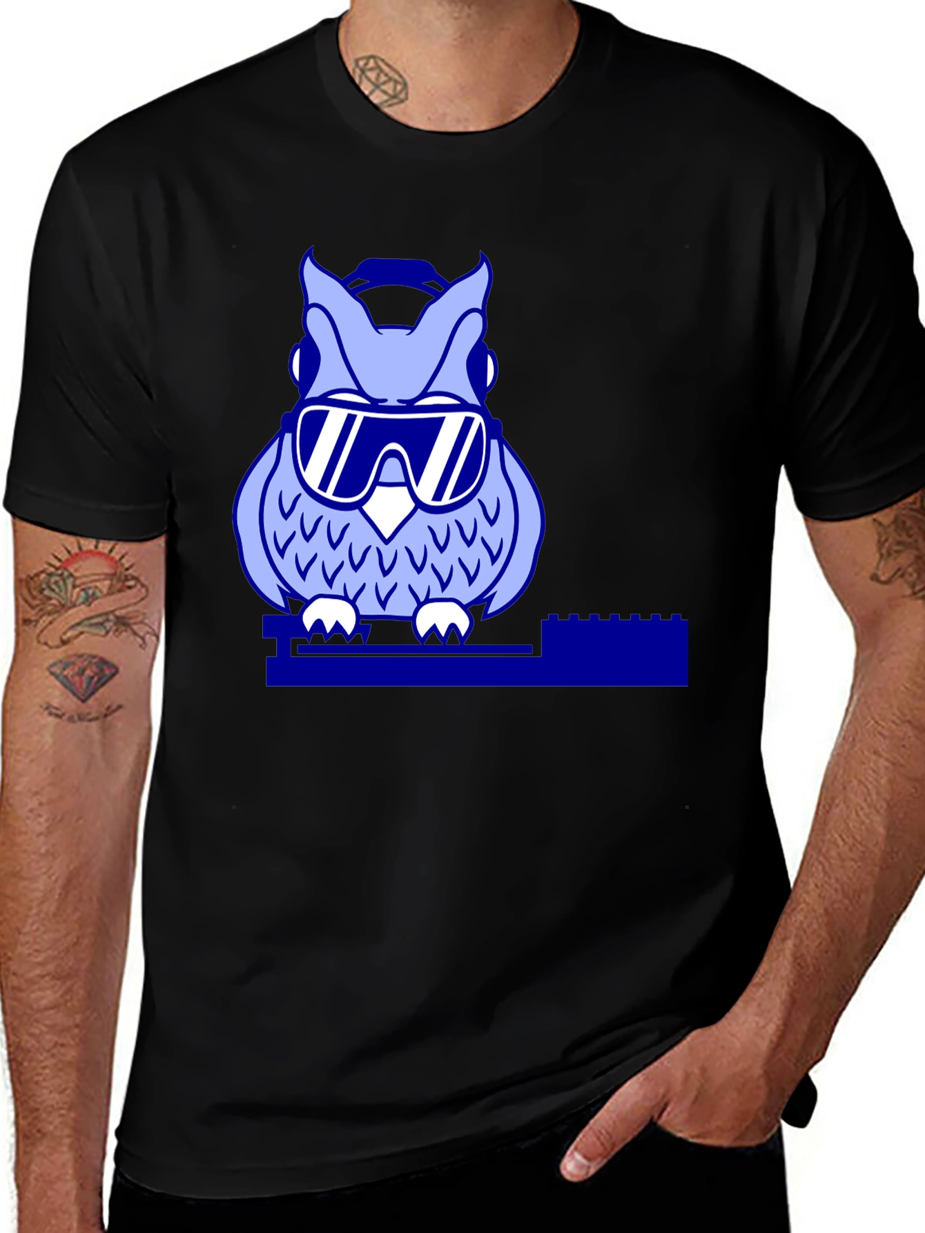 Variant 13 of Cool Owl Graphic T-Shirt