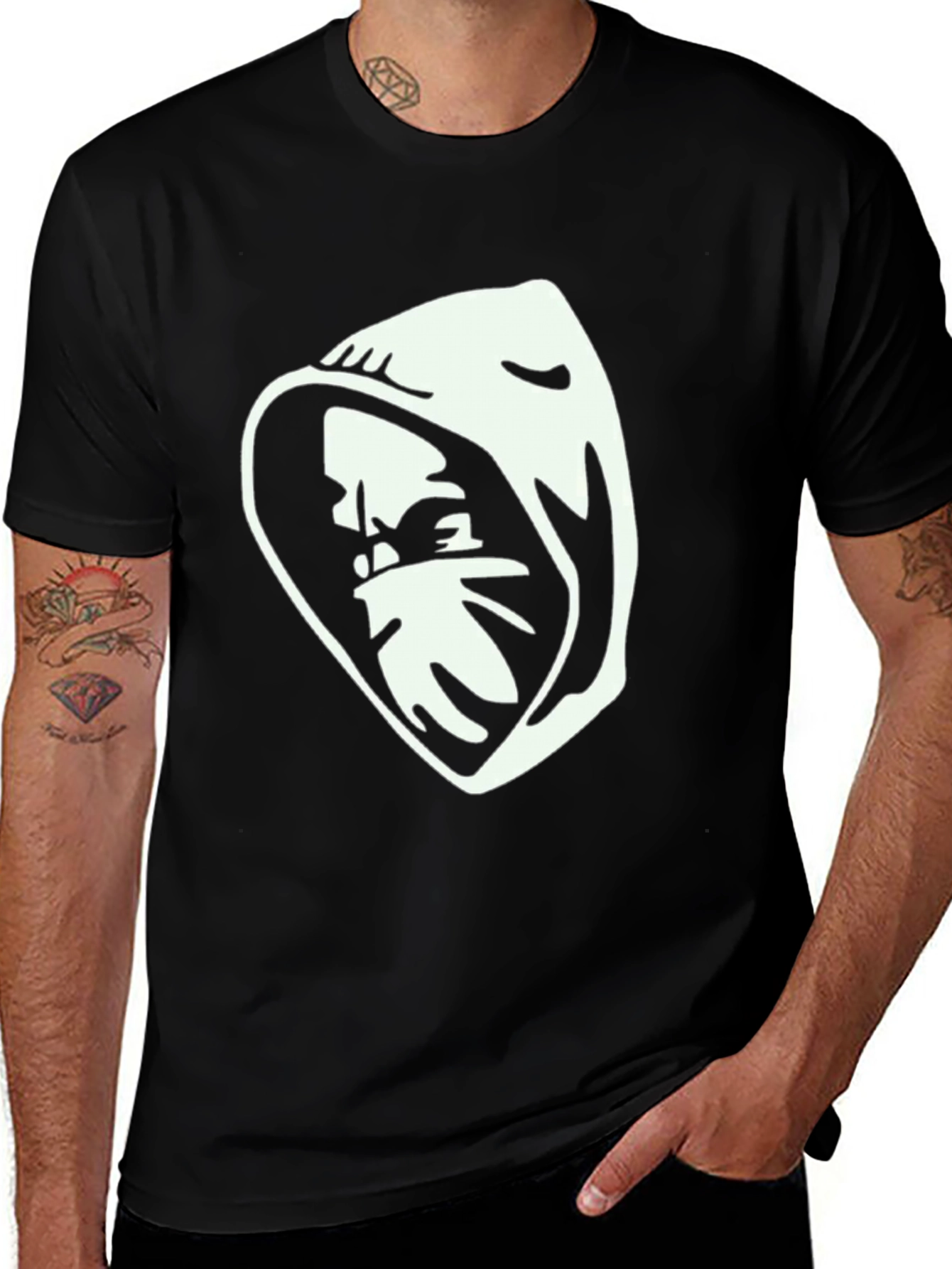 Variant 20 of Hooded Figure Graphic T-Shirt - Black