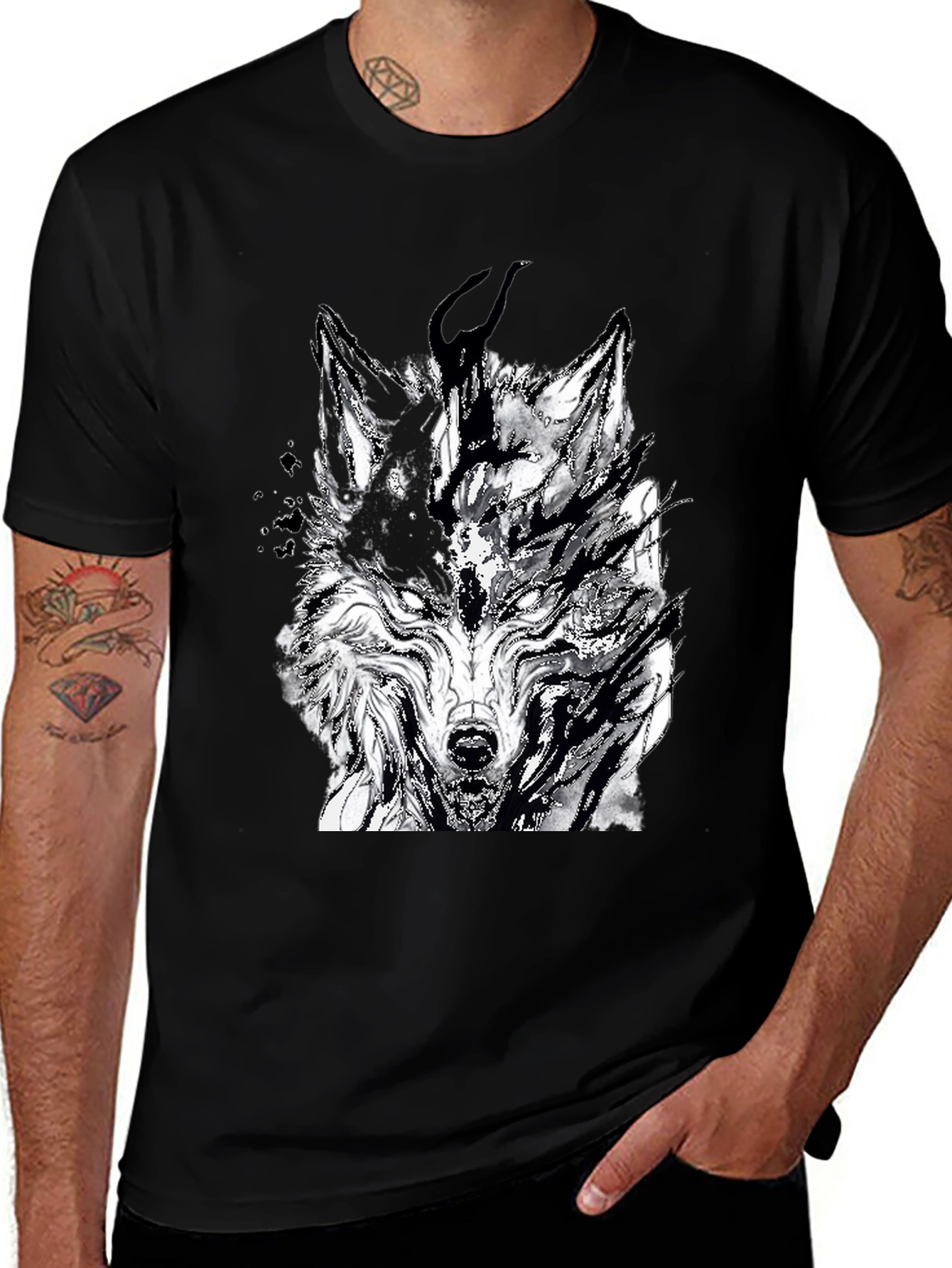 Variant 23 of Wolf Graphic Print Crew Neck T-Shirt