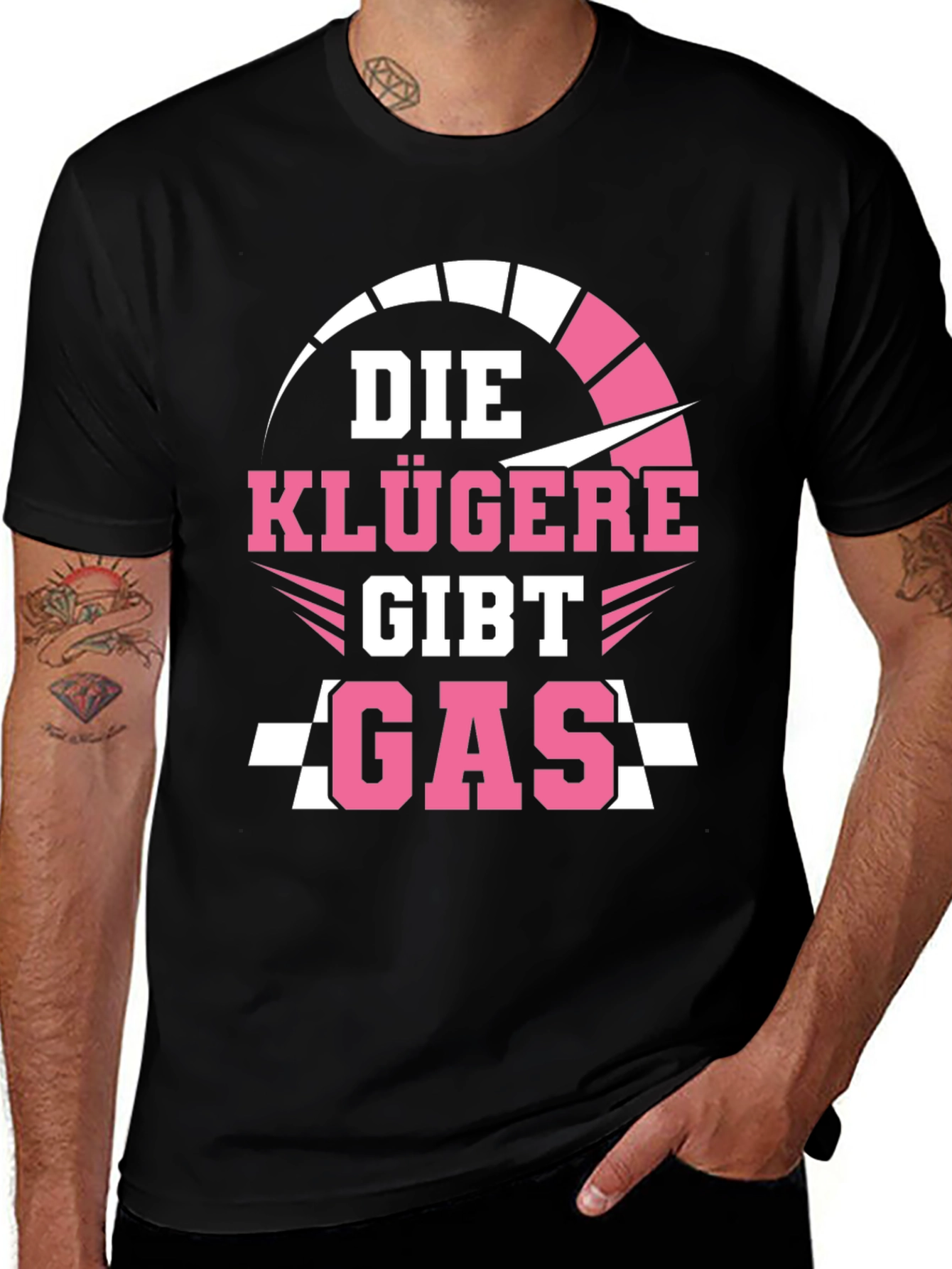 Die Klügere Gibt Gas T-Shirt - Funny German Car Racing Tee