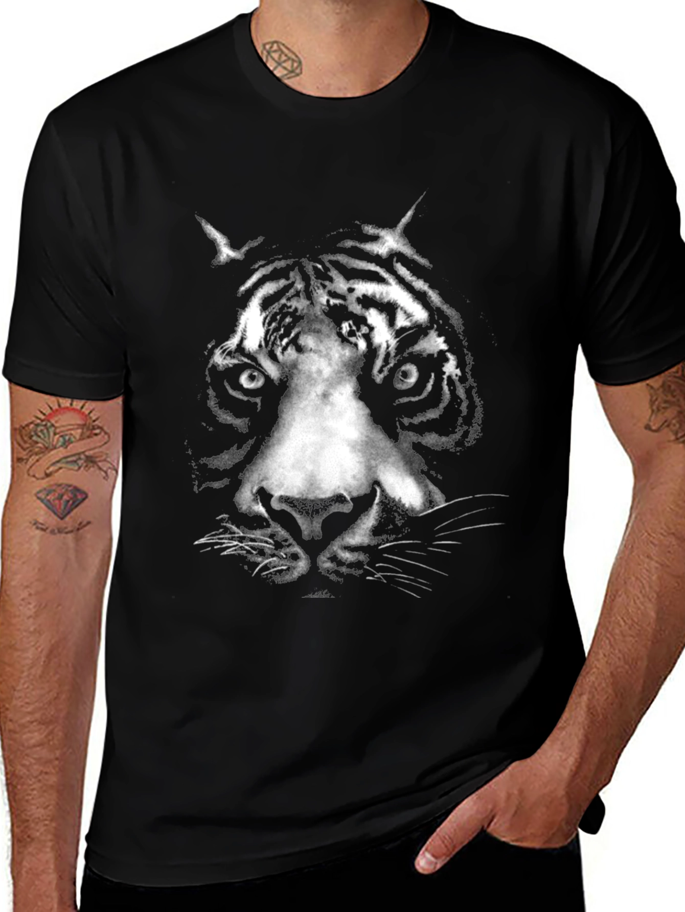 Variant 3 of Tiger Face Graphic Print Black T-Shirt