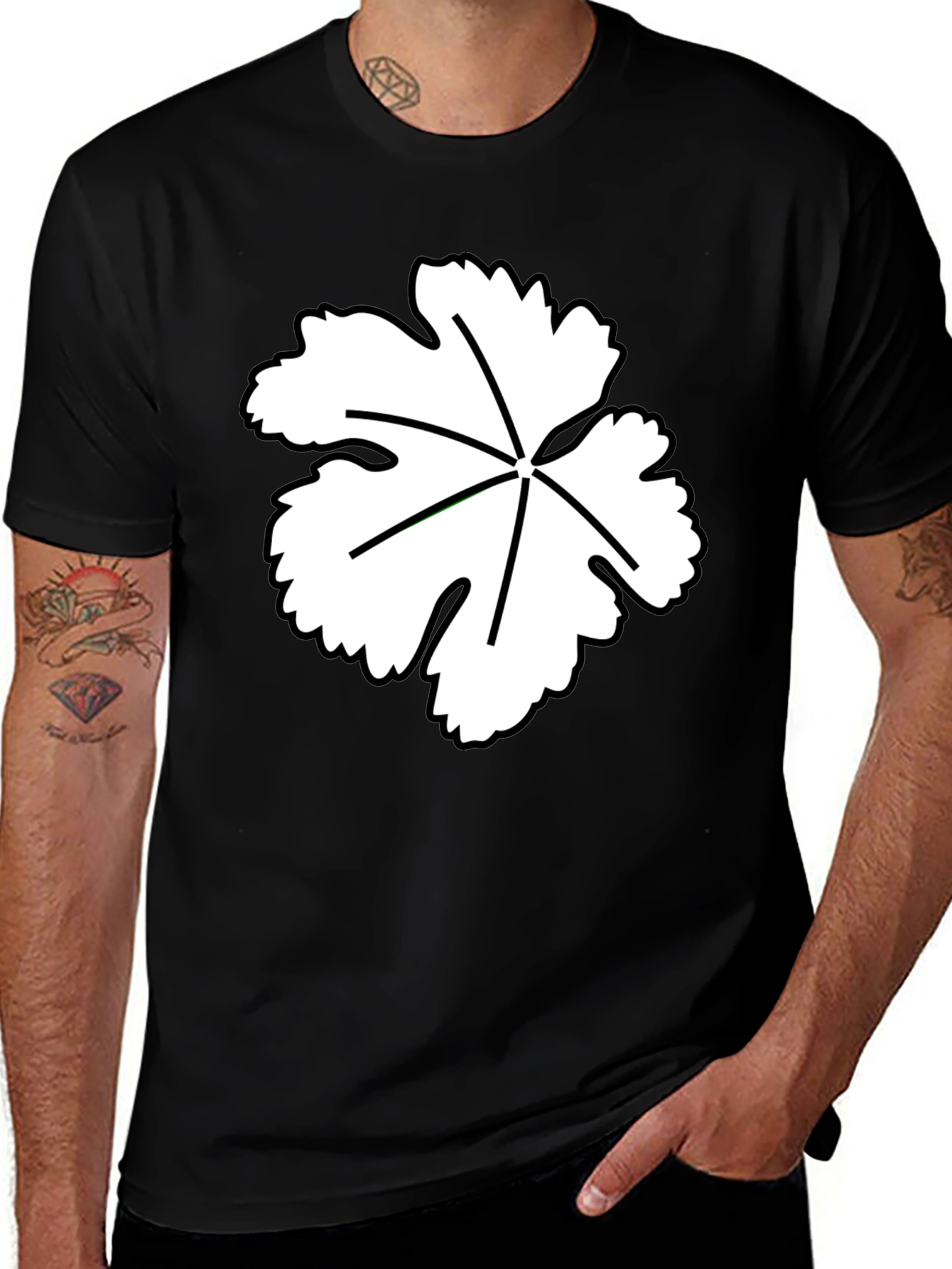 Variant 20 of Leaf Design Black T-Shirt - Modern Casual Wear