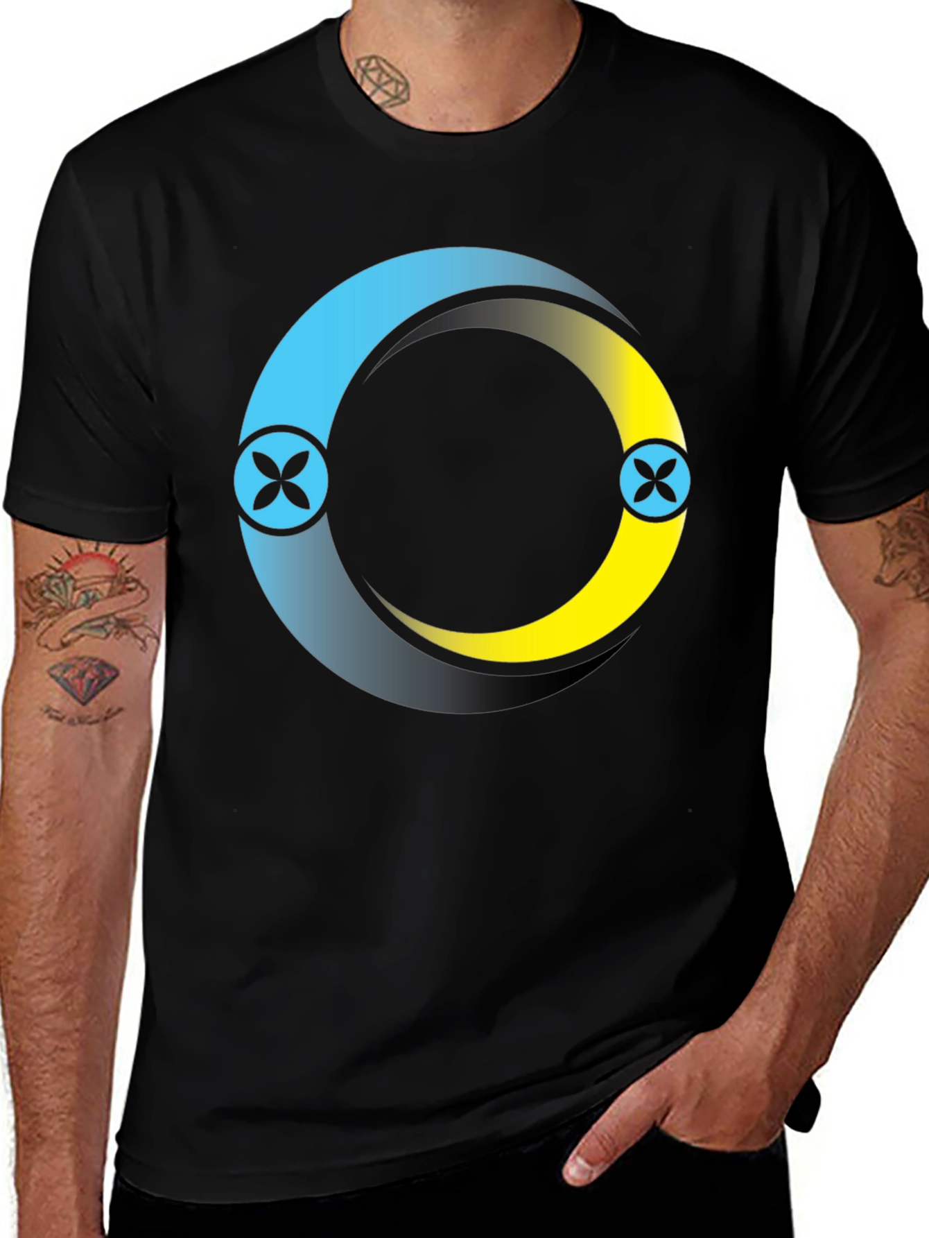Circle Logo Black T-Shirt: Modern Casual Style
