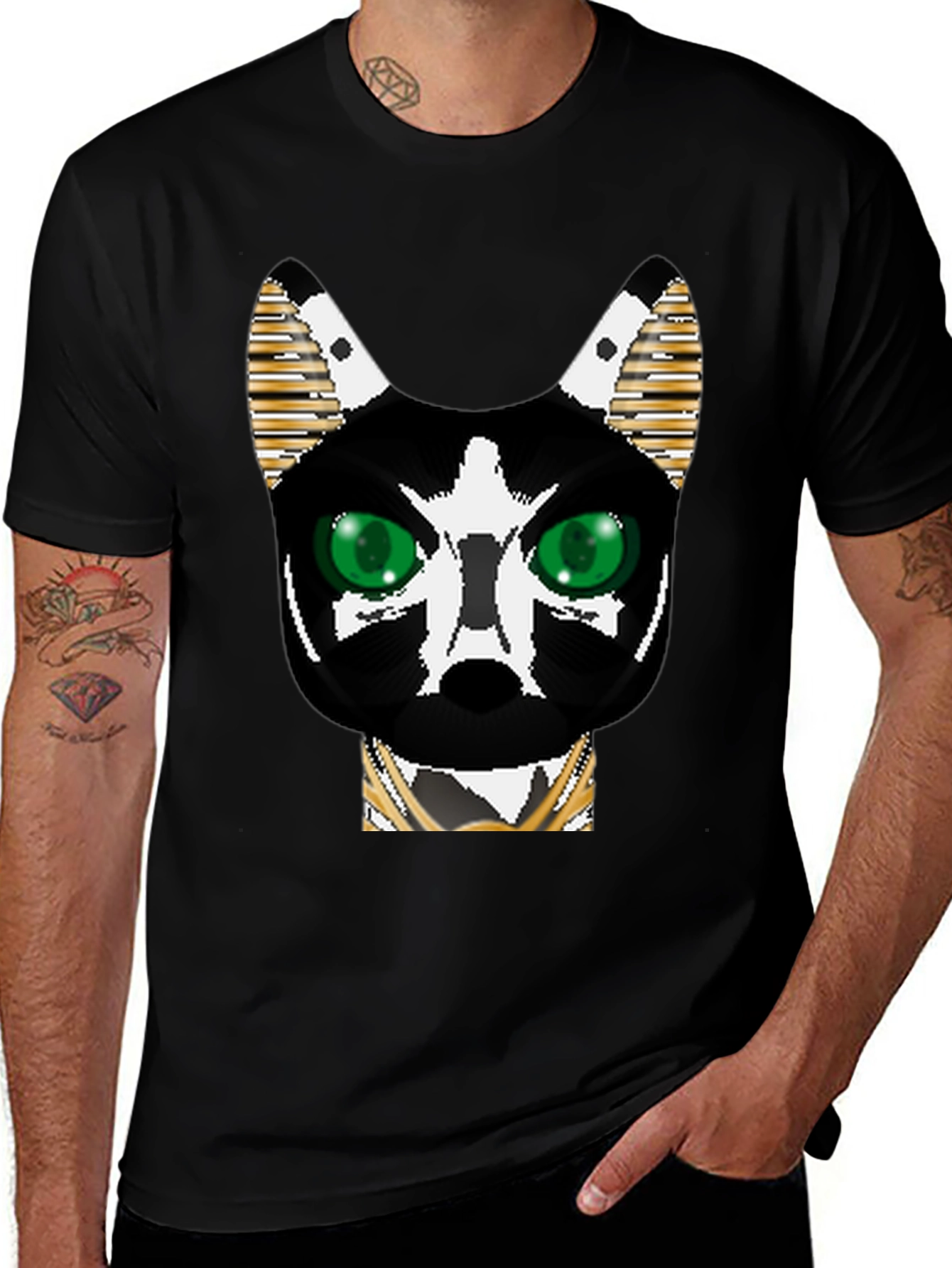 Variant 25 of Eye-Catching Cat Graphic Black T-Shirt