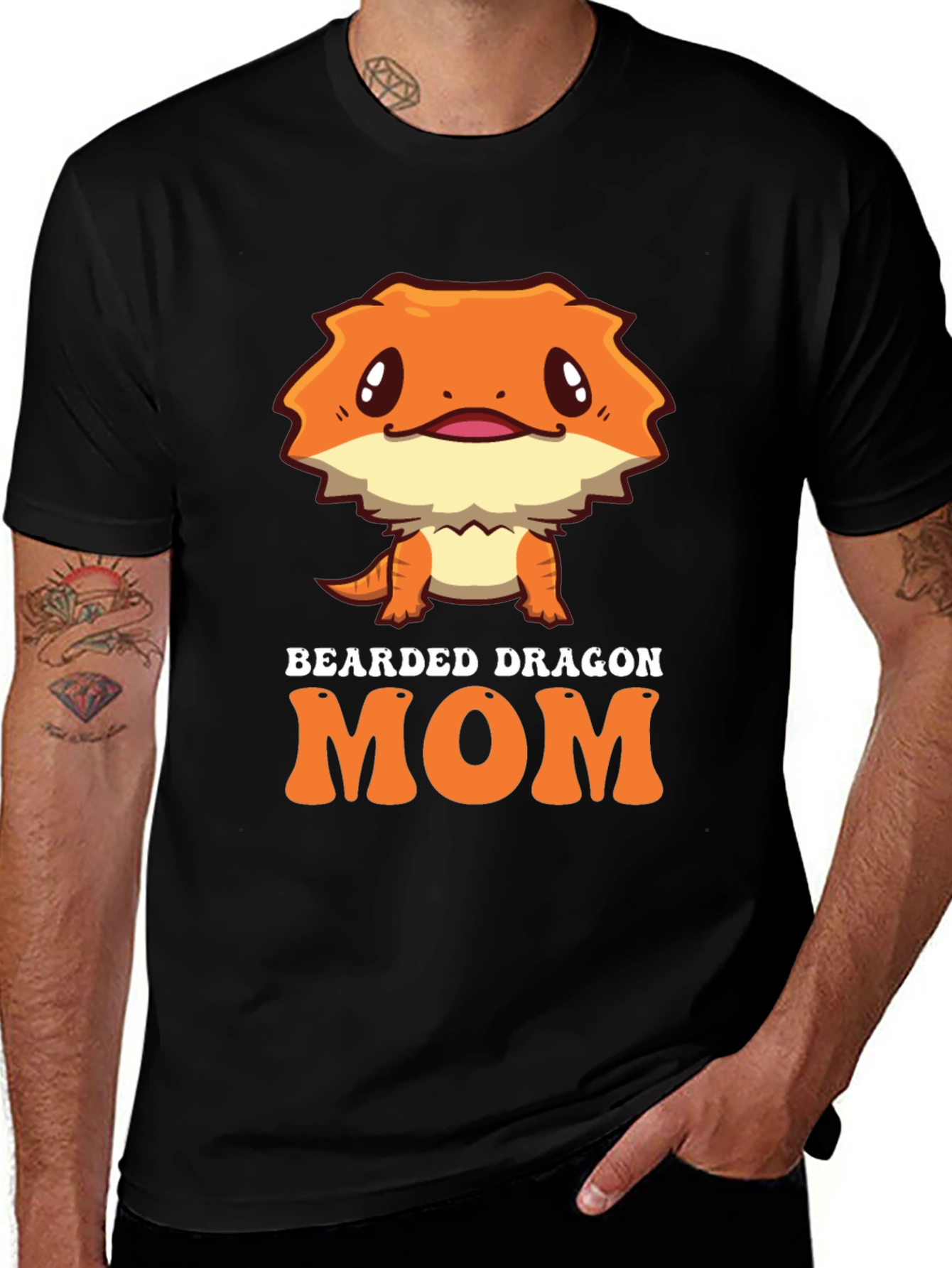 Variant 28 of Bearded Dragon Mom Graphic Tee