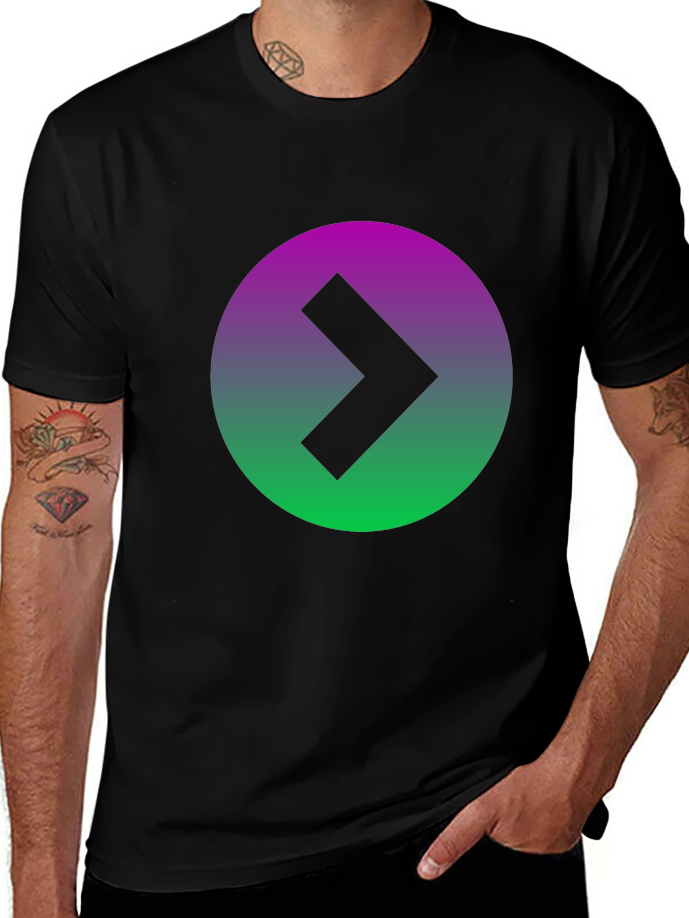 Variant 21 of Gradient Arrow Graphic Tee - Modern Casual Style
