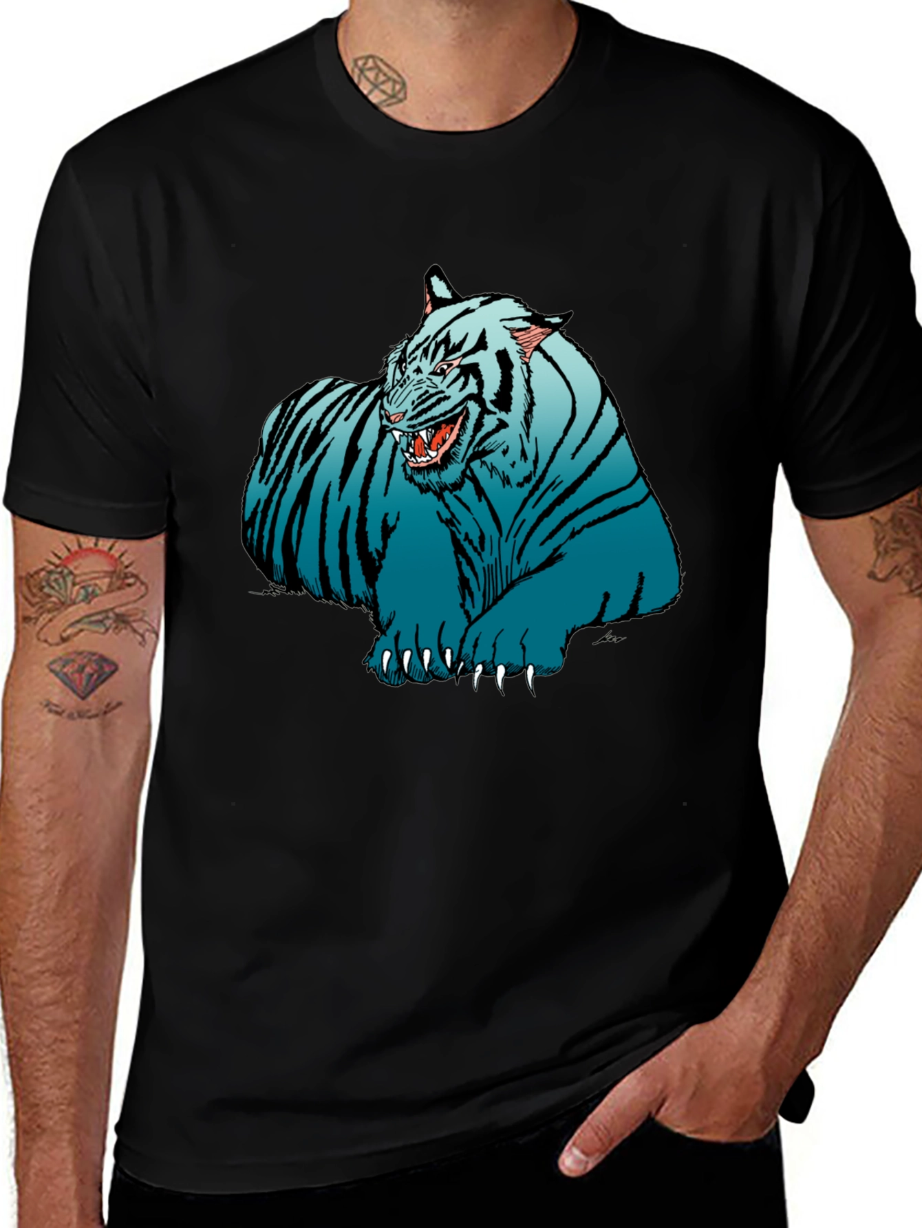 Variant 30 of Blue Tiger Graphic Print Black T-Shirt
