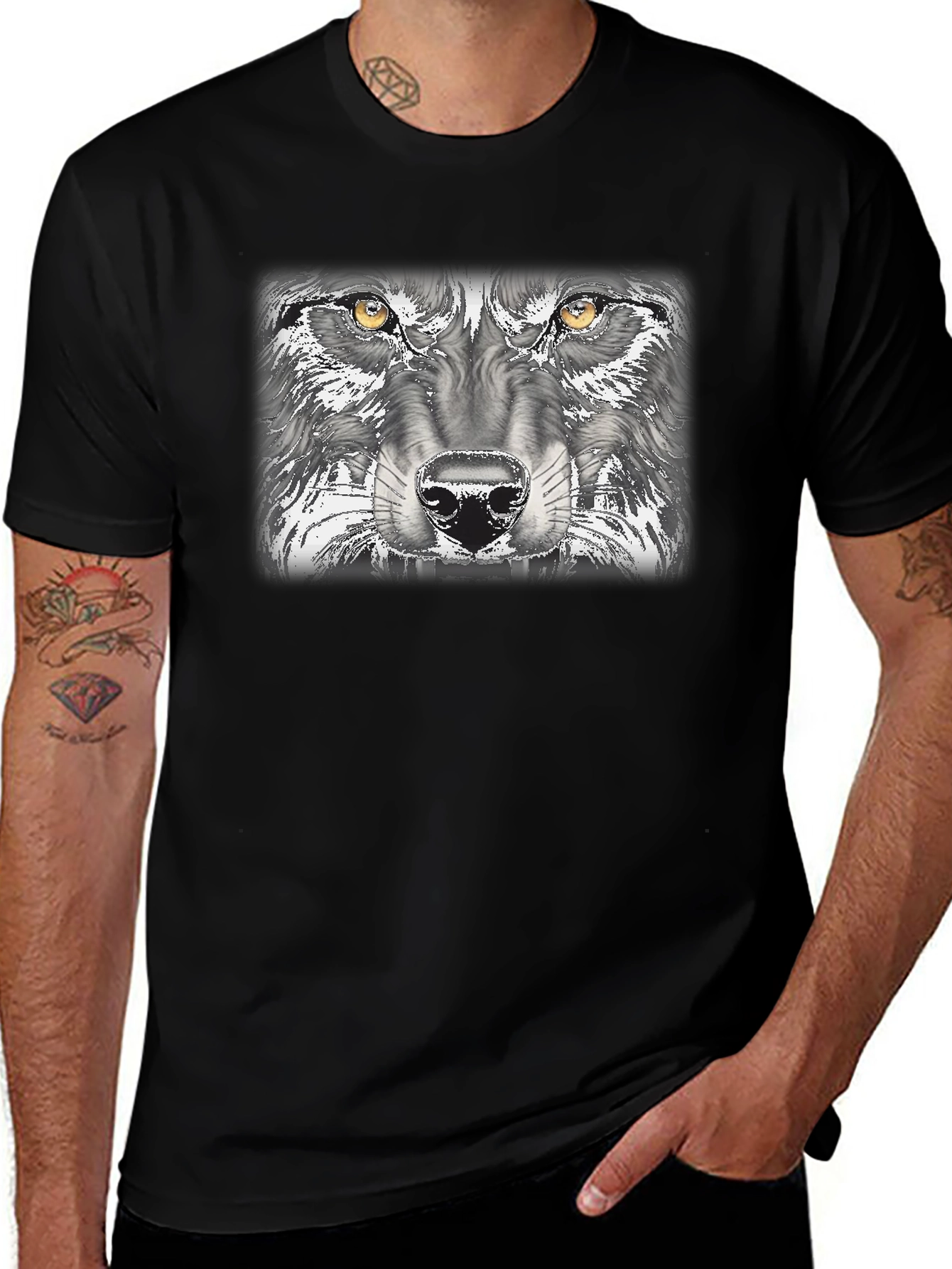 Variant 25 of Men's Black T-Shirt with Wolf Graphic