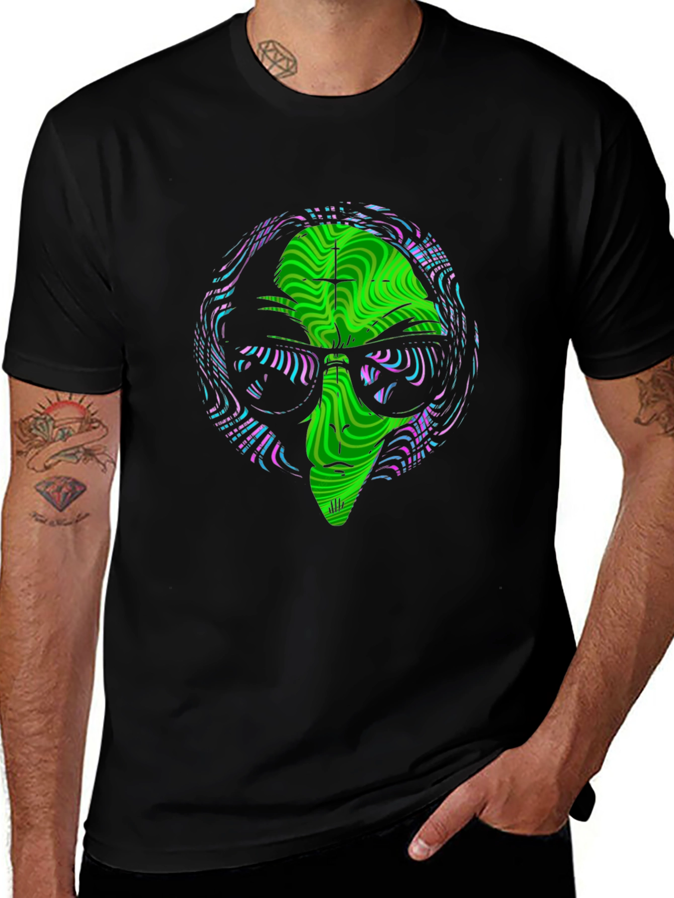 Variant 14 of Alien Head Graphic Black T-Shirt