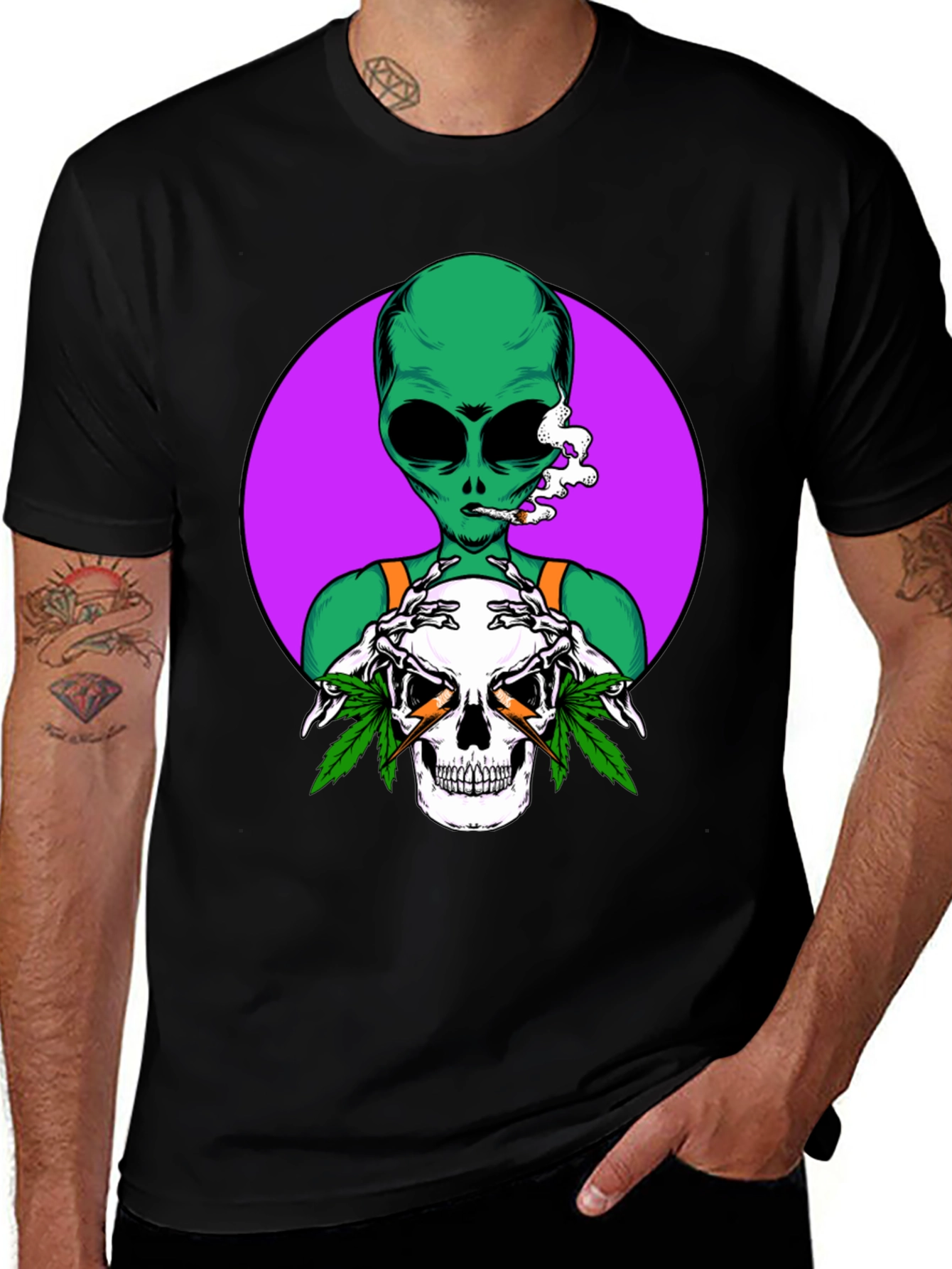Variant 11 of Alien Skull Graphic T-Shirt
