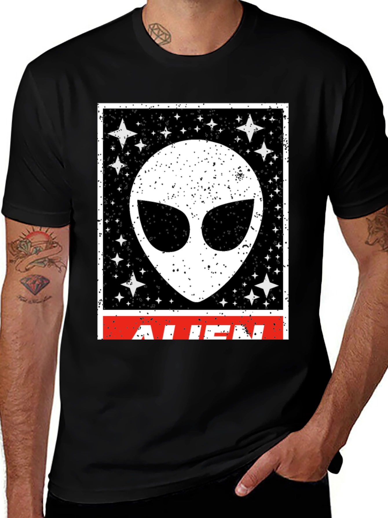Variant 19 of Alien Graphic Print Crew Neck T-Shirt