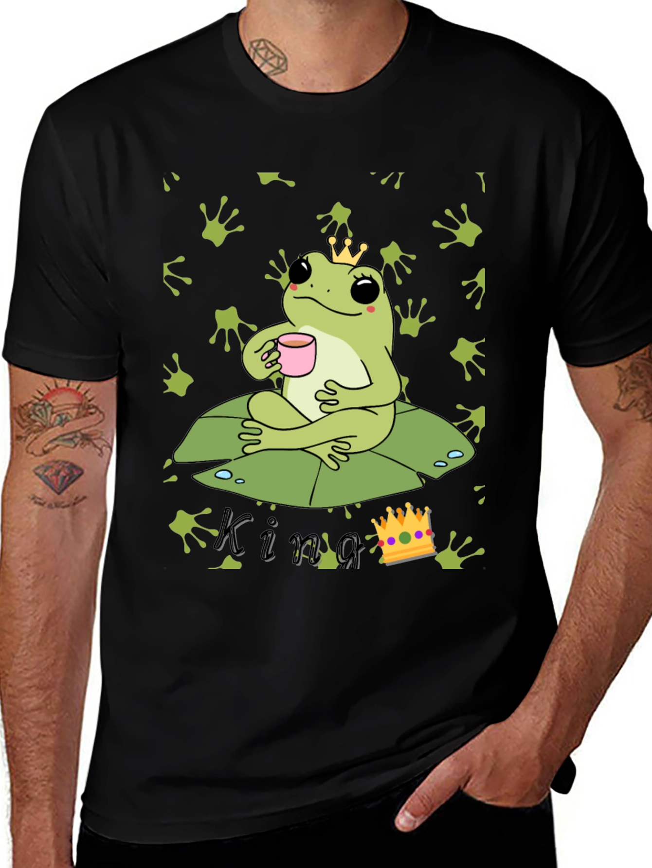Variant 26 of Frog King T-Shirt - Cute Frog with Crown Drinking Tea