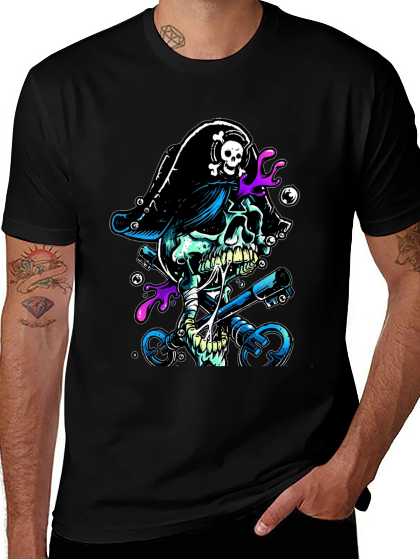 Variant 13 of Pirate Skull Graphic T-Shirt