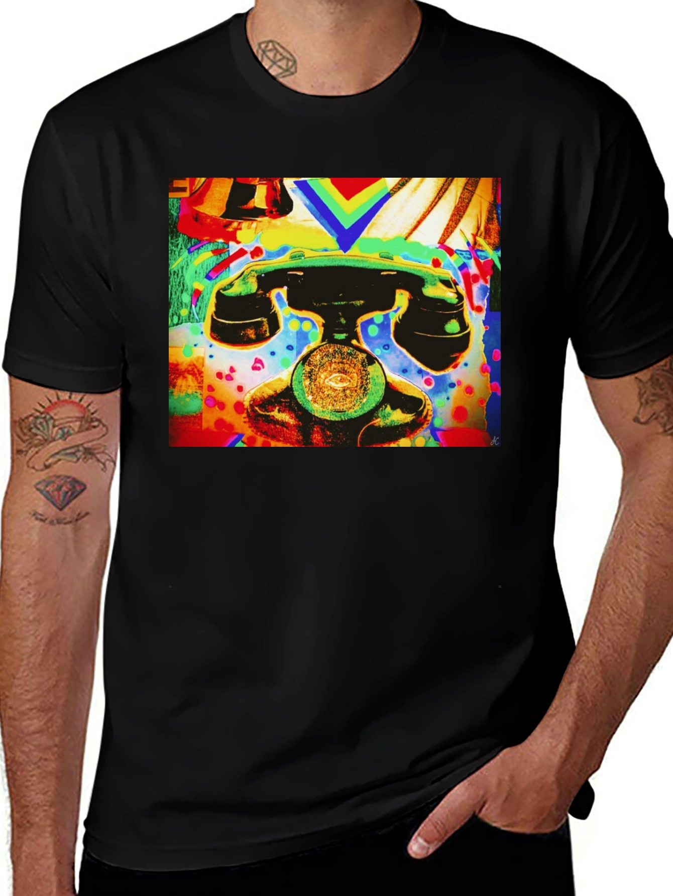 Variant 10 of Retro Phone Graphic Tee - Vivid Art Design