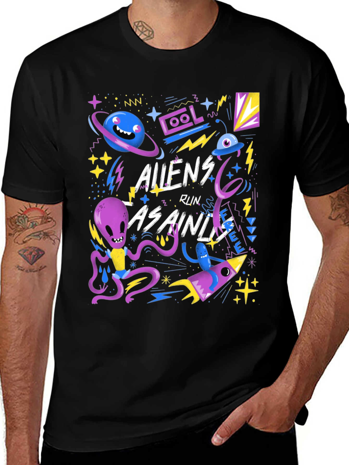 Variant 23 of Aliens Run As Ainds Graphic Black T-Shirt