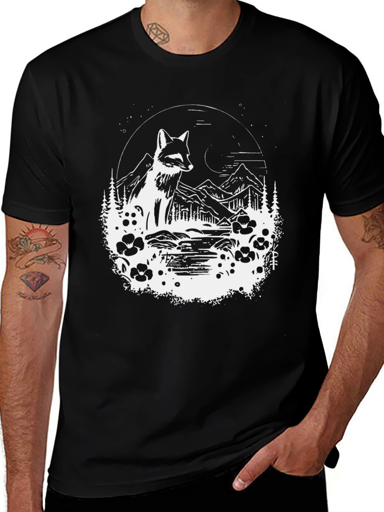 Variant 30 of Fox and Mountain T-Shirt - Black