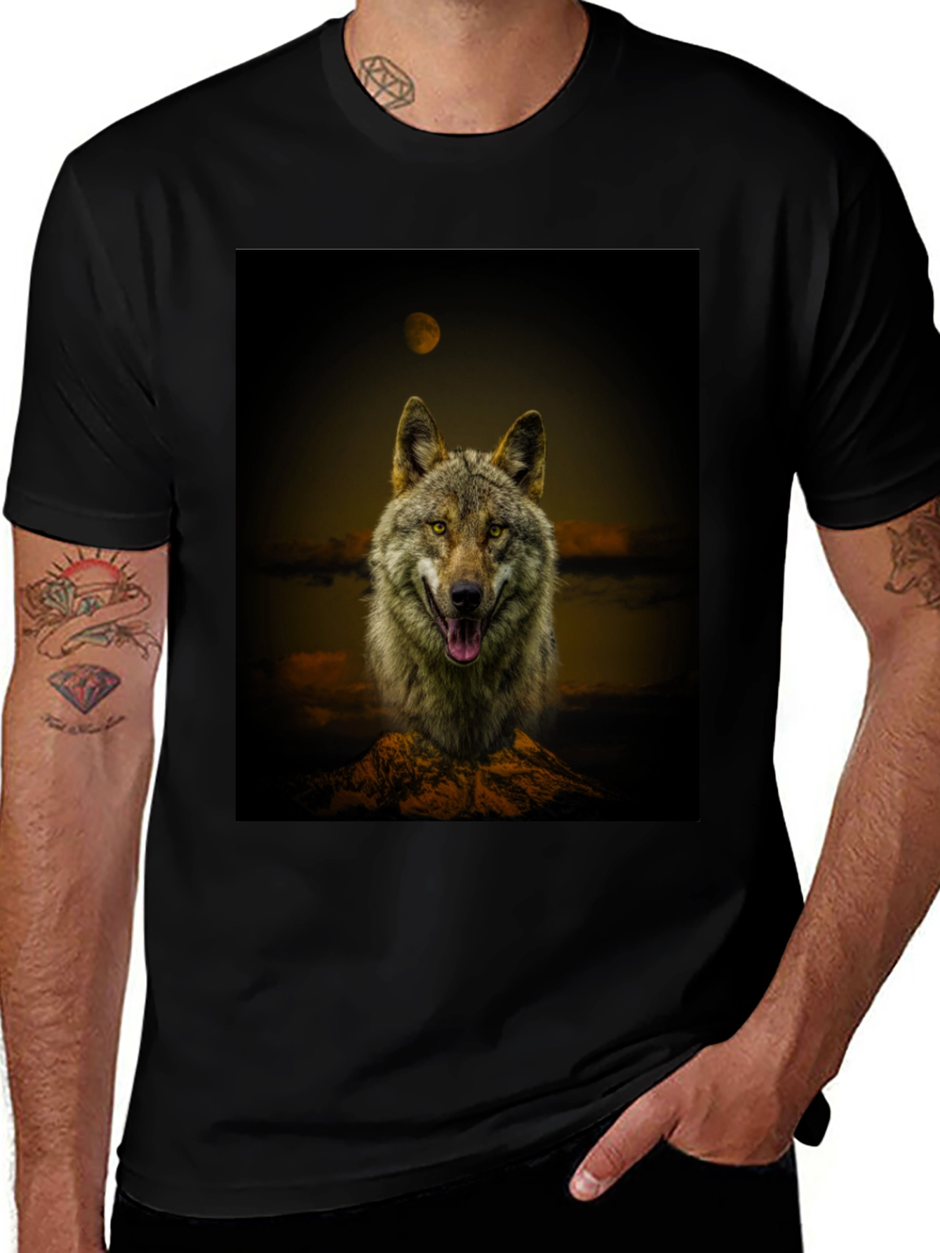 Variant 25 of Wolf Graphic Print Tee