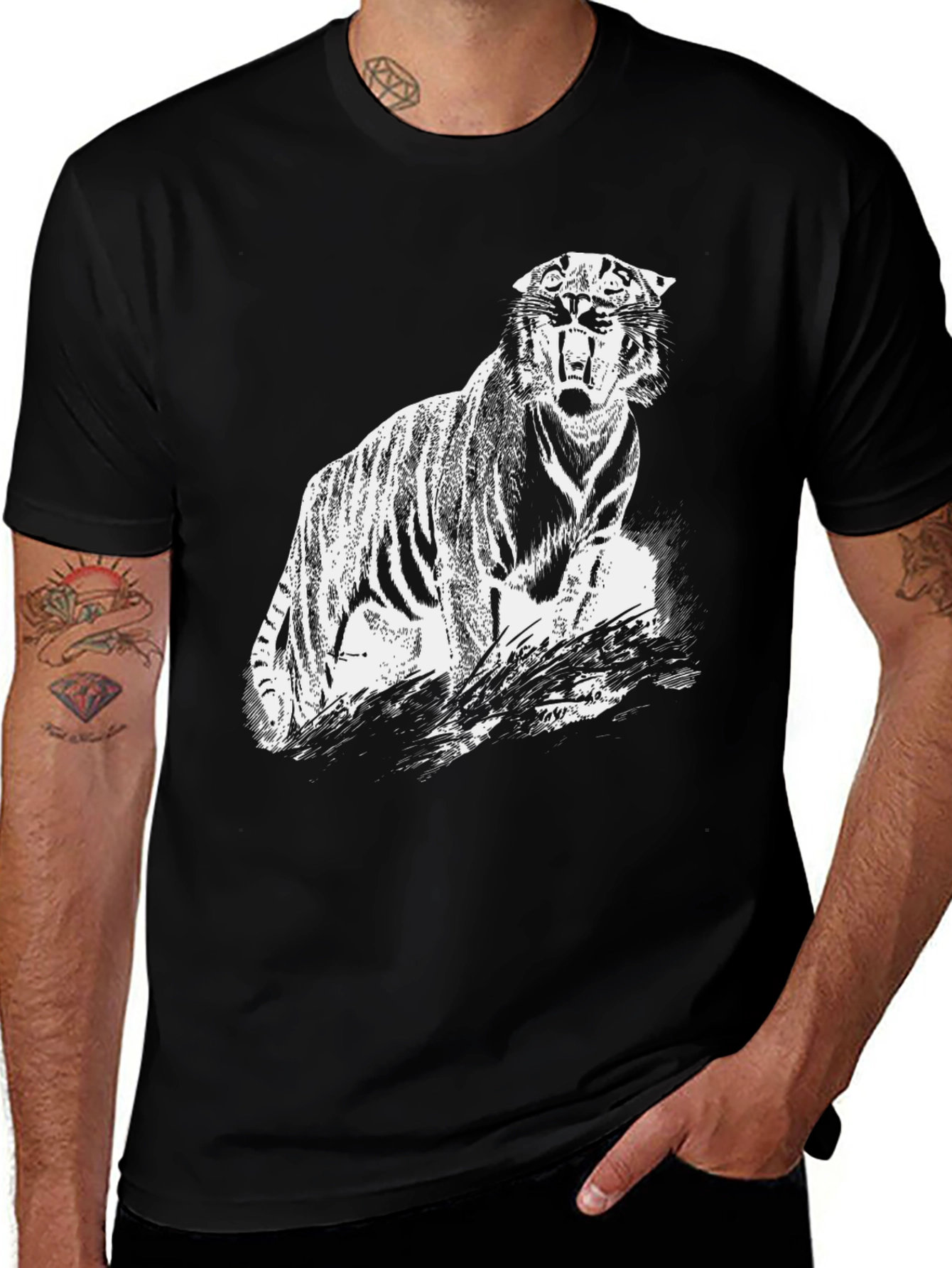 Variant 23 of Tiger Graphic Print Black T-Shirt