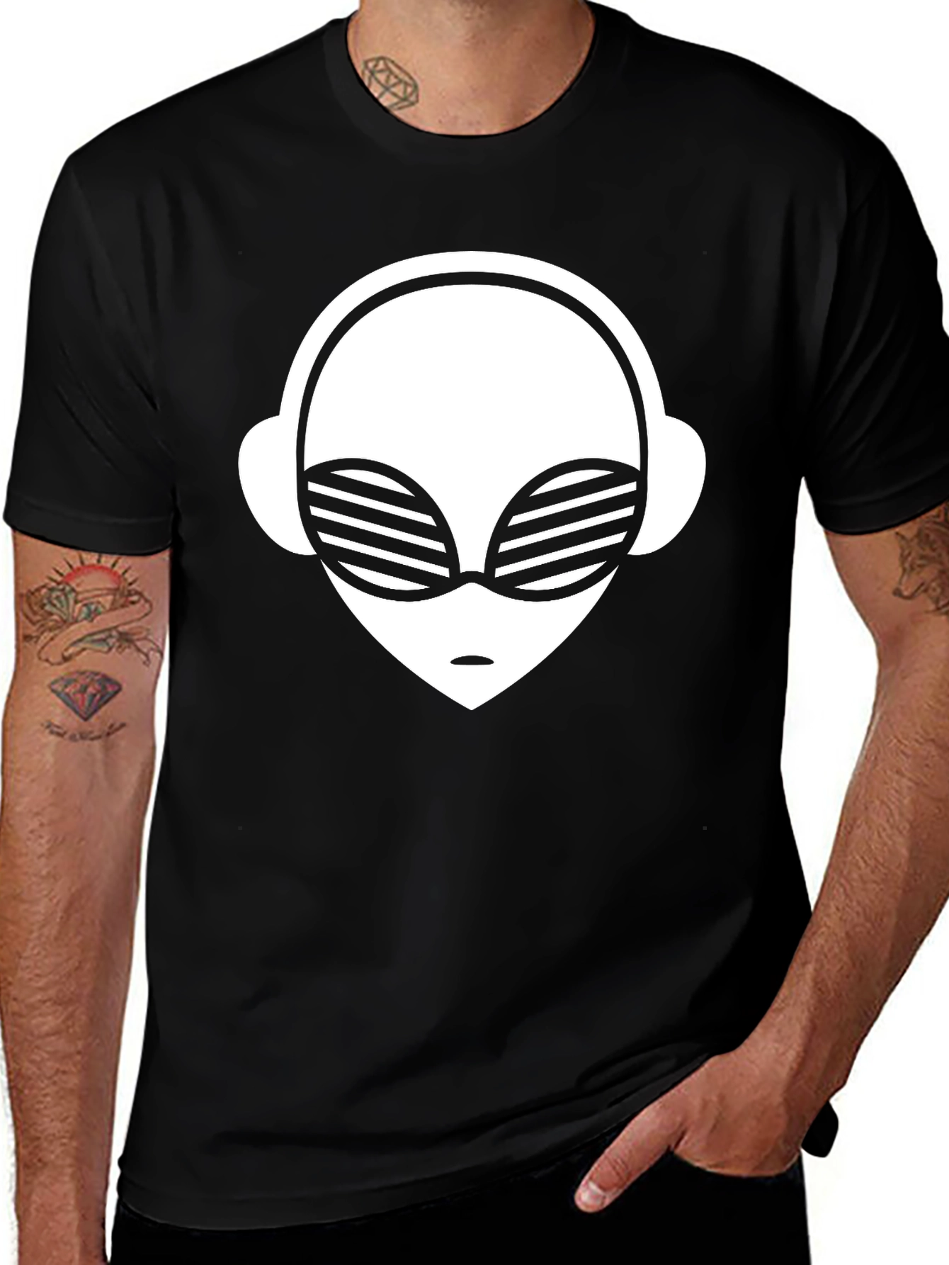 Retro Alien Graphic Tee - Classic Black