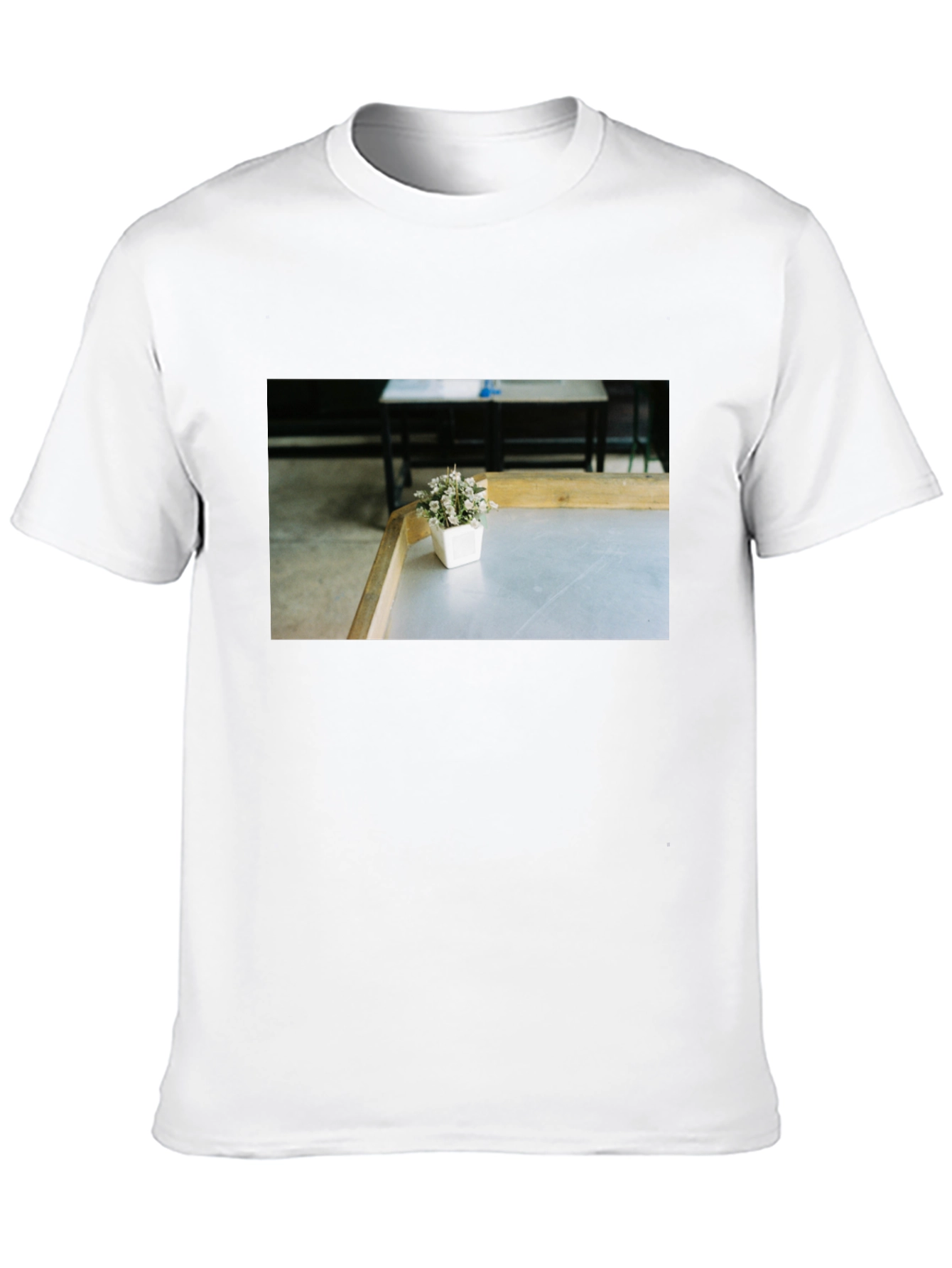 Black Minimalist Plant T-Shirt - Soft Cotton Blend view 10