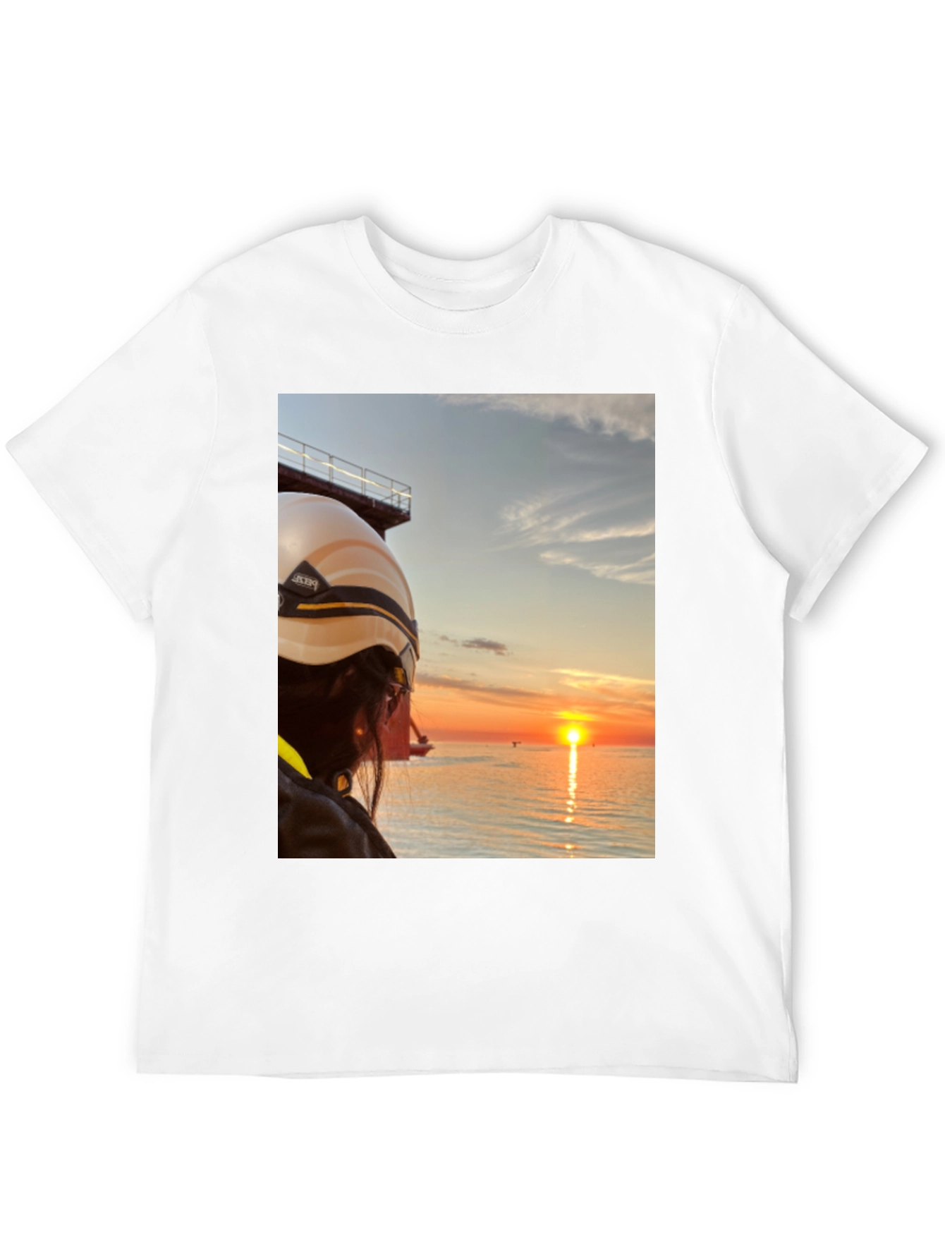Black Sunset Seeker Graphic Tee view 12