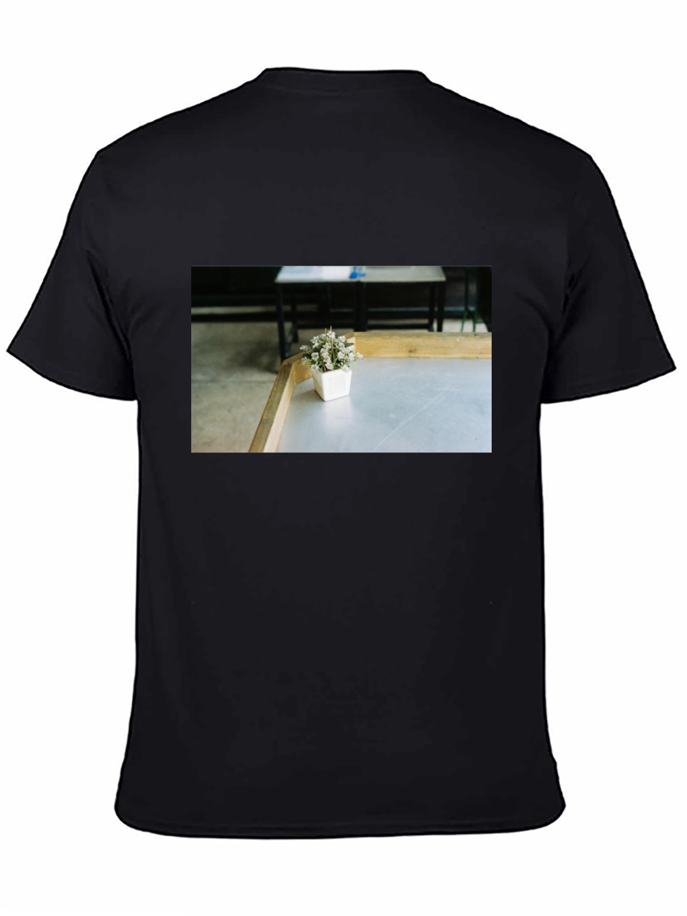 Black Minimalist Plant T-Shirt - Soft Cotton Blend view 4