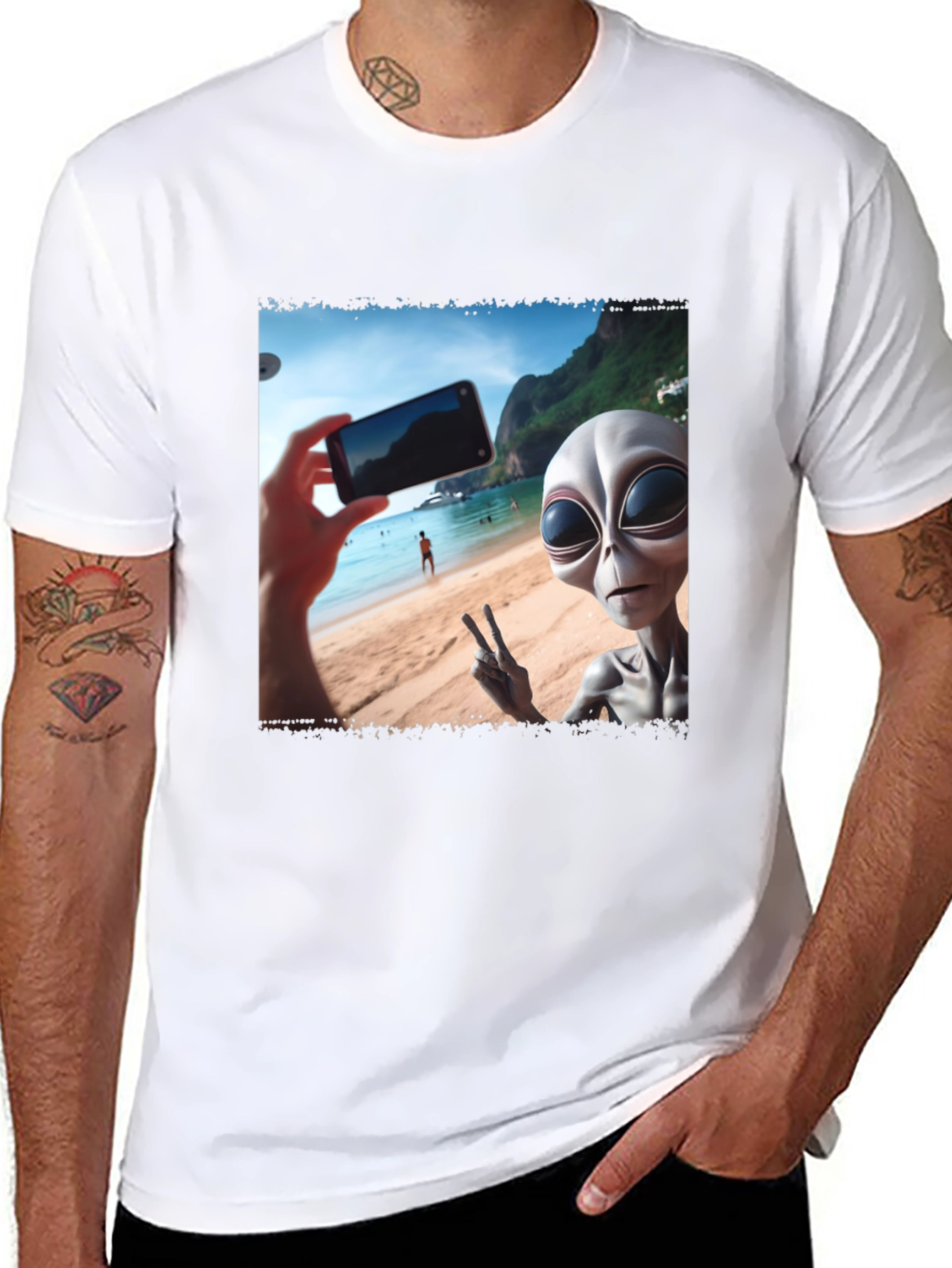 Black Alien Selfie T-Shirt - Beach Vacation view 8