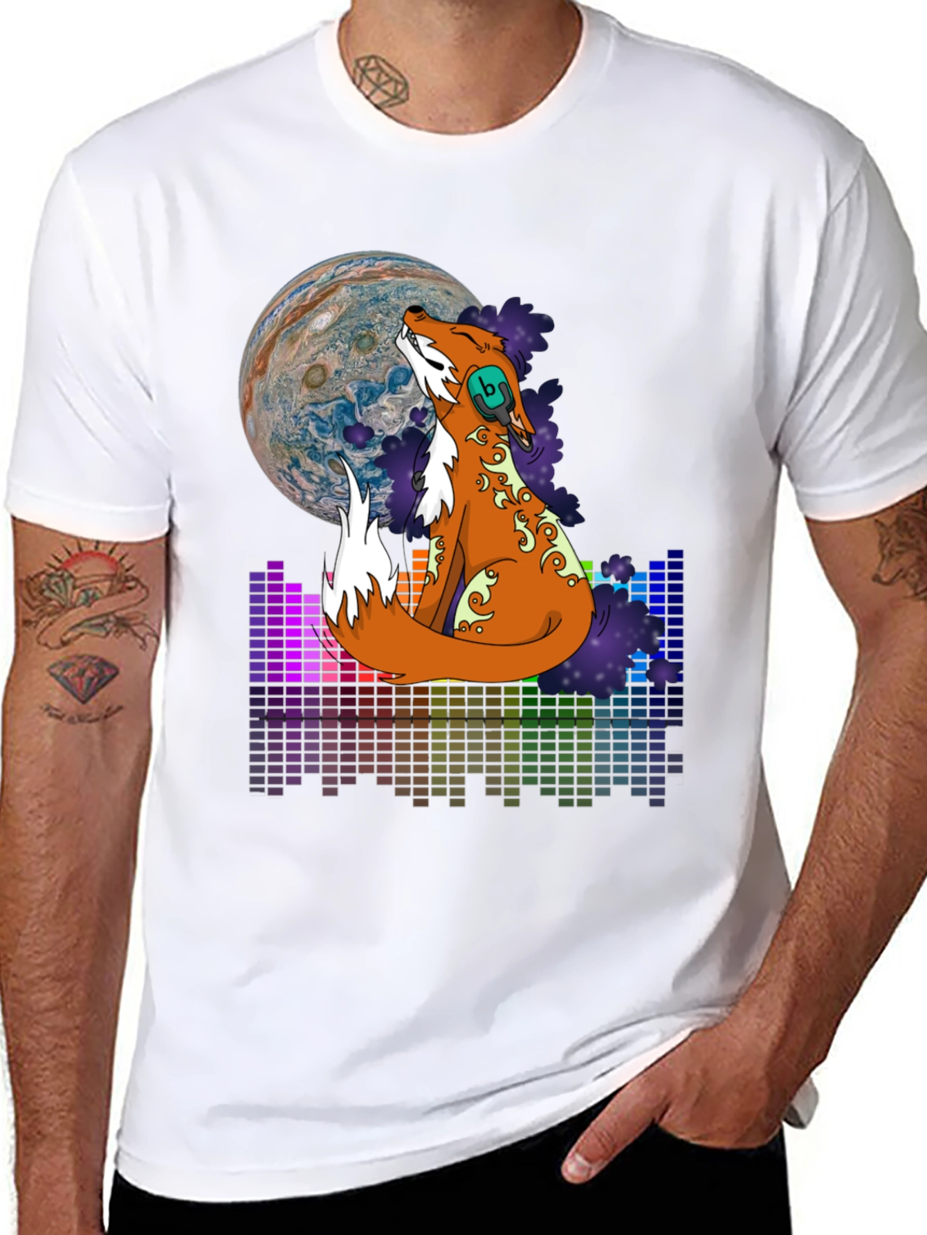 Black Fox Howling at Jupiter Graphic Tee view 8