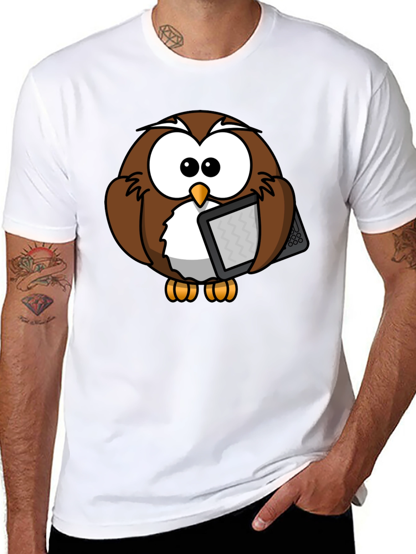 Black Owl Reading E-reader Graphic T-Shirt view 8