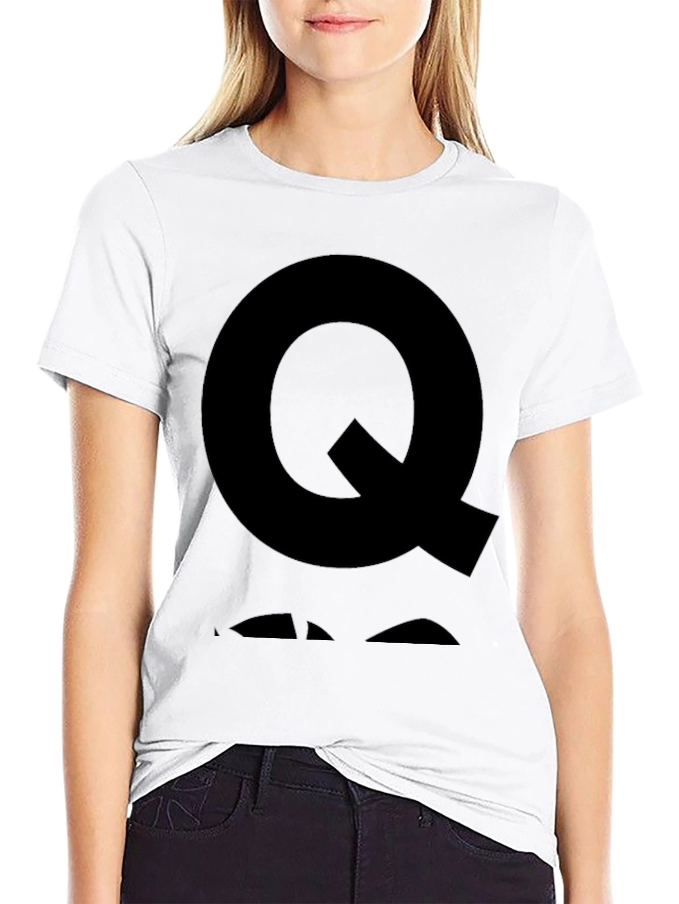 Black Bold Letter Q Graphic Tee - Stylish Casual Wear view 9